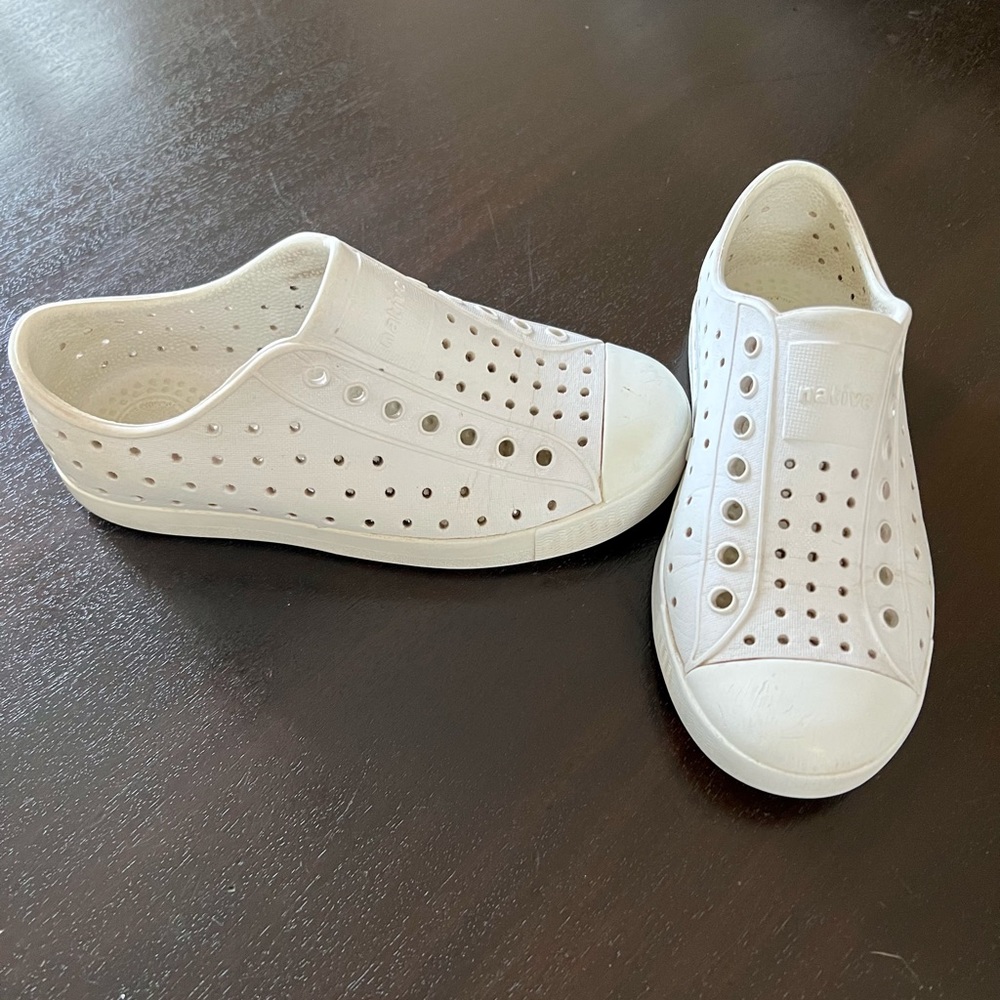 White Kids Natives, Size 12C